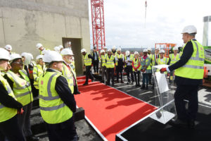 topping out presentation