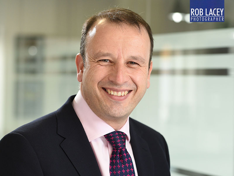 Headshot corporate banking 2