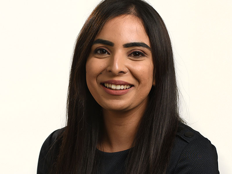 JAN female black top cropped